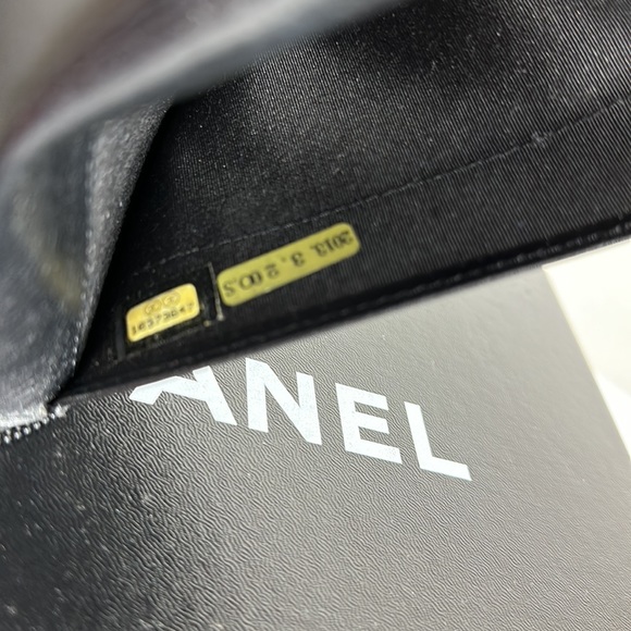 Chanel caviar long zip wallet - Picture 12 of 13